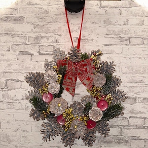 Handmade Advent Wreath with 4 Candles – A Cozy Holiday Decoration