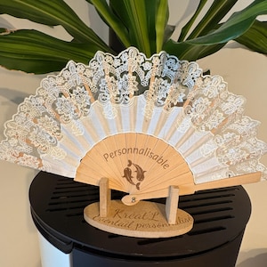 Ventaglio bianco in legno e pizzo, personalizzato con incisione, ideale come regalo di nozze!! Scorte limitate!!