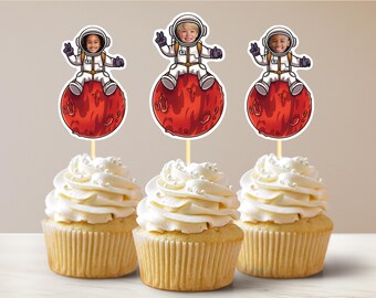Astronaut gepersonaliseerde gezicht-cupcaketoppers Aangepaste ruimte-cupcaketoppers Mars-cupcaketoppers Ruimtethema