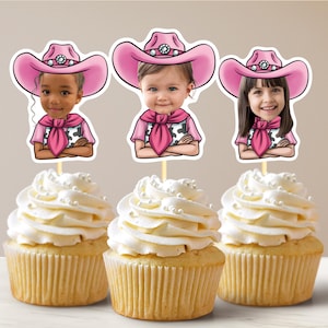 Topos de cupcake rosa Cowgirl Topos de guloseimas faciais personalizados Cowgirl Topos de cupcake First Rodeo Topos de cupcake First Rodeo Birthday Topos de cupcake Yeehaw