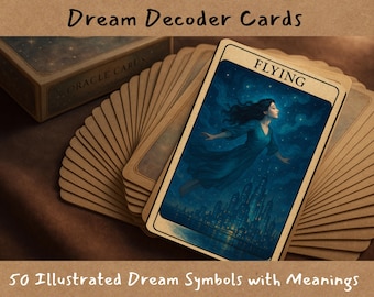 Peut inclure: Un jeu de 50 cartes d'oracle avec des illustrations de symboles de rêve. Les cartes sont brunes avec une bordure crème et présentent une femme volant au-dessus d'une ville la nuit. La carte porte l'inscription "FLYING" en blanc. La boîte est brune avec le texte "ORACLE CARDS" en blanc.
