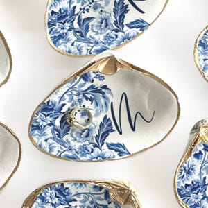 Monogram Chinoiserie Clam Shell Ring Dish: Custom Bridal Party Gift, Seashell Wedding Bridesmaids Gifts