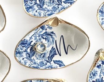 Monogram Chinoiserie Clam Shell Ring Dish: Custom Bridal Party Gift, Seashell Wedding Bridesmaids Gifts