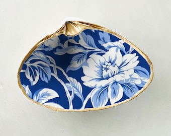 Handcrafted Clam Shell Ring Dish: Nauti Blue Floral, Beach Wedding Favor
