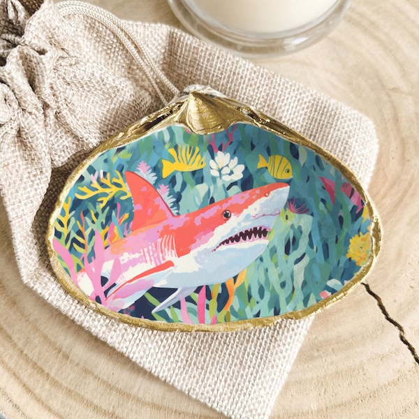 Tropical Sea Turtle Clam Shell Ring Dish, Shell Jewelry Holder, Beach Themed Wedding Gift, Decoupage Shell Art, Coastal Décor, Beach Trinket