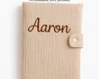 Protège carnet de santé personnalisé – Gaze de coton uni ou safari – Cadeau naissance bébé prénom brodé ou flocage