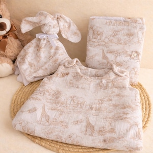 Personalized baby gift set - plain or SAFARI cotton gauze - Notebook cover, cuddly toy & sleeping bag - Unisex baby gift - Embroidery or flocking