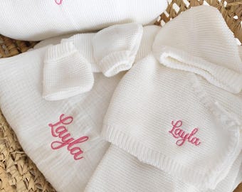 Personalized Baby Gift Set – Cotton Gauze Sleeping Bag, Knit Set 0-3 Months & Embroidered OR Flocked Blanket | Unique Newborn Gift