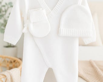 Baby romper in knit fabric, 0-3 months – Soft unisex knit – Embroidery or flocking option – Newborn gift
