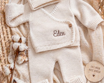 Gepersonaliseerde babyoutfit | Gebreide babyoutfit met geborduurde of opgedrukte naam | Outfit 0-3 maanden | Cadeau-idee voor een babyjongen of -meisje