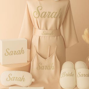 Coffret bride essential personnalisé, ensemble Peignoir et nuisette en satin personnalisé pour Mariage, EVJF, cadeaux mariée, cadeau evjf
