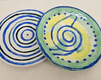 Set von 2 Handgefertigten Keramik Tellern
