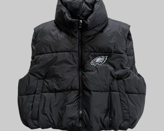 Philadelphia Eagles Green and Black new era Women's Reversible Cropped Puffer Vest