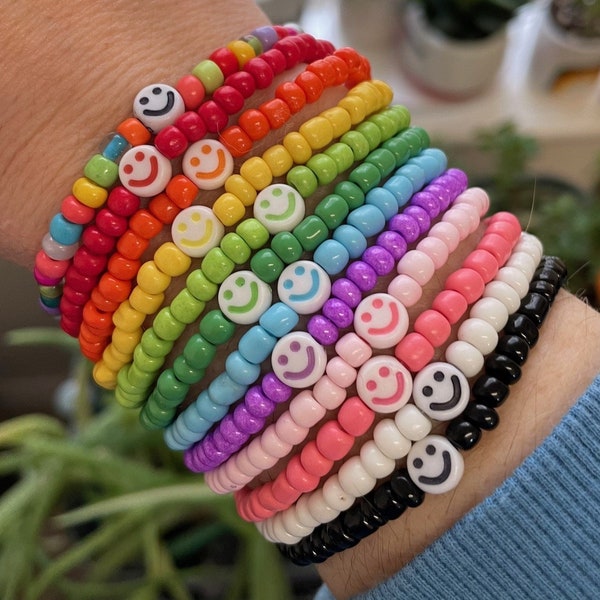 Smiley face bracelets, friendship, gift, jewelry, spring, summer, novelty, happy, bead bracelets, seed bead bracelets