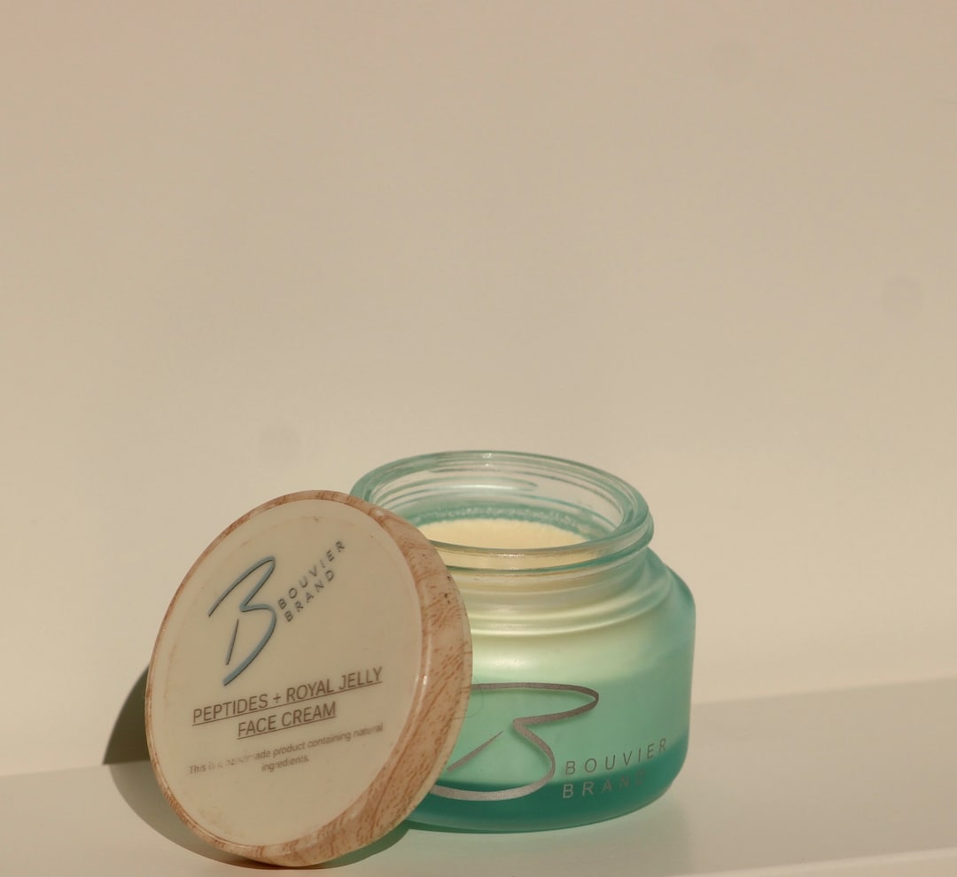 All Natural Peptides Royal Jelly Face Cream, Beeswax, Aloe Vera, Hyaluronic Acid, Heals Acne