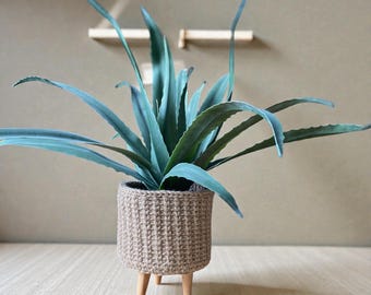 Jute Planter Container on Wooden Legs, Crochet Raised Plant Pot, Boho Pedestal Tabletop Flower Holder, Rustic Eco Friendly Home Decor Gift