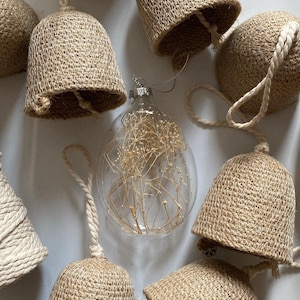 ジュートクリスマスベルオーナメント4点セット：素朴なホリデーデコレーション、環境に優しい