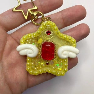 Yellow Kawaii Shaker Charm, Yellow Magical Girl Shaker Keychain, Resin Shaker Keychain, Kawaii Accessories, Pastel Yellow Keychain