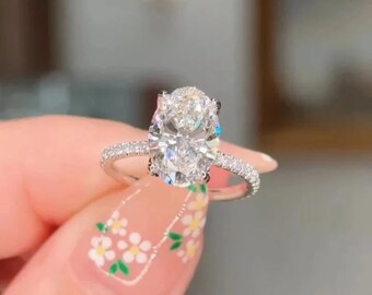Anello di fidanzamento con moissanite ovale da 3 carati, solitario con alone nascosto