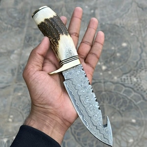 Handmade Damascus steel Gut hook skinner knife - Handforged Beautiful Gut hook skinner knife - Hunting skinning Skinner knife - Gift knife