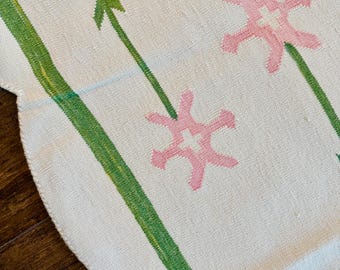 Plat geweven vloerkleed van Sprout-katoen. Natuurlijk plantaardig geverfd. Indiase dhurrie, kelim