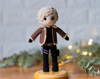 Leon Kennedy Crochet Pattern PDF – Resident Eviil Amigurumi Doll – Digital Download – Gamer Gift – DIY Crochet Tutorial