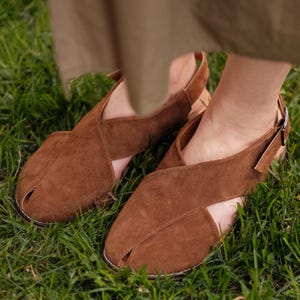 Handmade Caramel Suede Sandals: Retro Summer Shoe