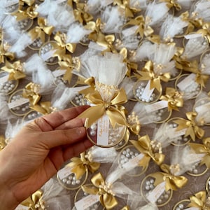 Wedding Almond Pearl Magnet Favors For Guests, Engagement Favors, Wedding Magnet, Personalized Gift, Unique Wedding Favors