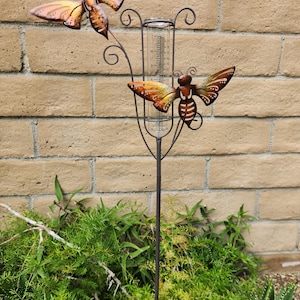 Metal Bumble Bees Garden Stake, Rain Gauge Outdoor Yard Stake Garden Gift, Metal Garden Art