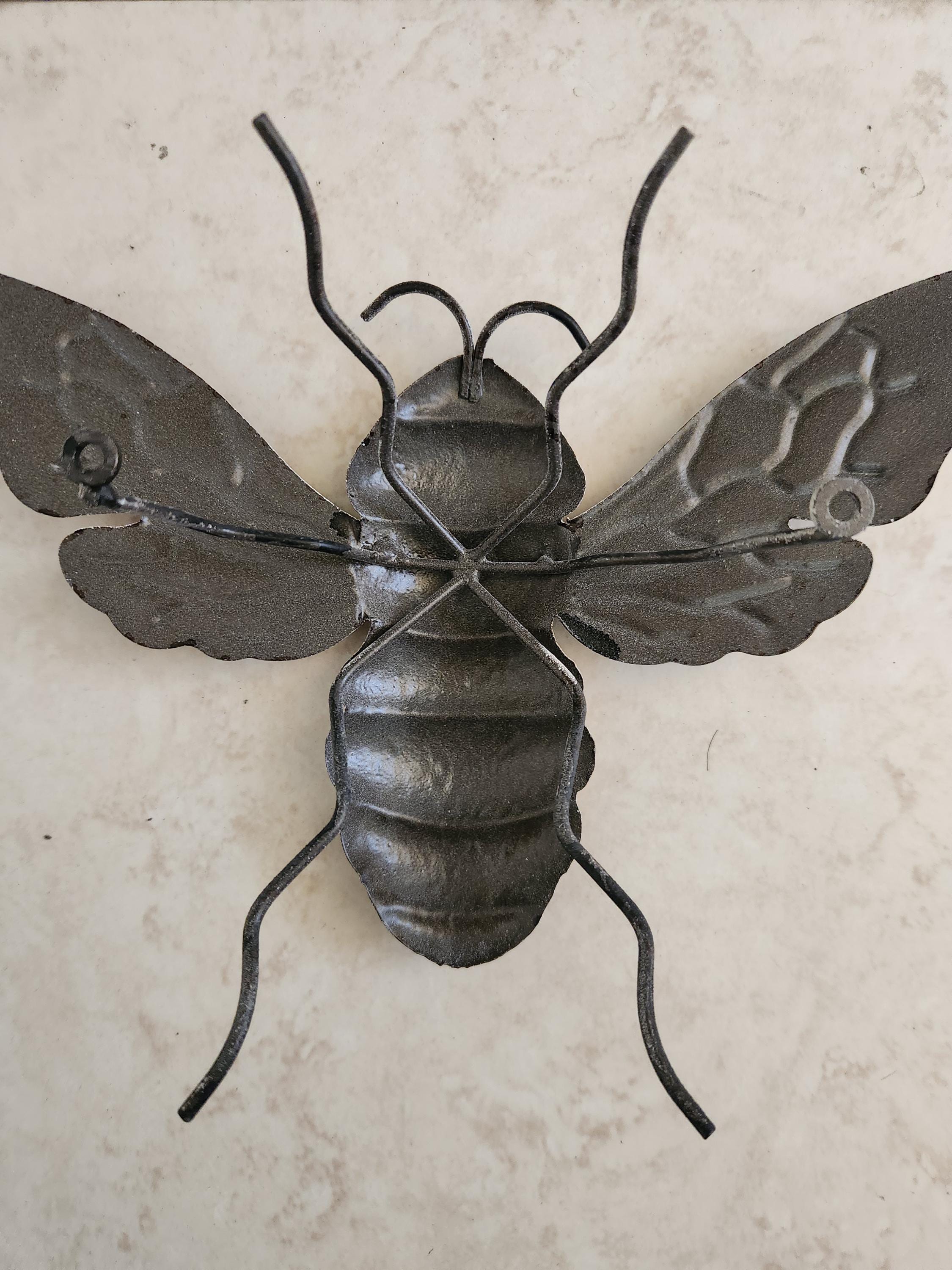 Rustic Metal Bee Wall Hanging Garden Decor Set of 2