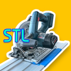 Puede incluir: Una sierra circular azul y negra con una batería negra y un riel guía plateado. La sierra está etiquetada con "BOSCH" y el riel guía con "FESTOOL".