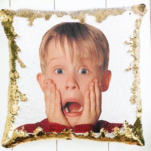 Almohada de lentejuelas Macaulay Culkin / Decoración del hogar / Funda de almohada y relleno / Almohada mágica / Decorativa / Regalo de Kevin Mccallister / Almohada de Navidad