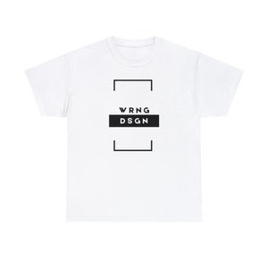 Design sbagliato - T-shirt con marchio Wrng Dsgn Boxed
