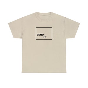 SEND IT - Maglietta in scatola - Maglietta in cotone per appassionati di Mx, Mtb, Bmx, Skate, Snow, Speedway, Cycle Speedway e Moto / Streetwear di Wrong Design