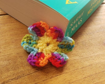 Crochet bookmark for book lovers