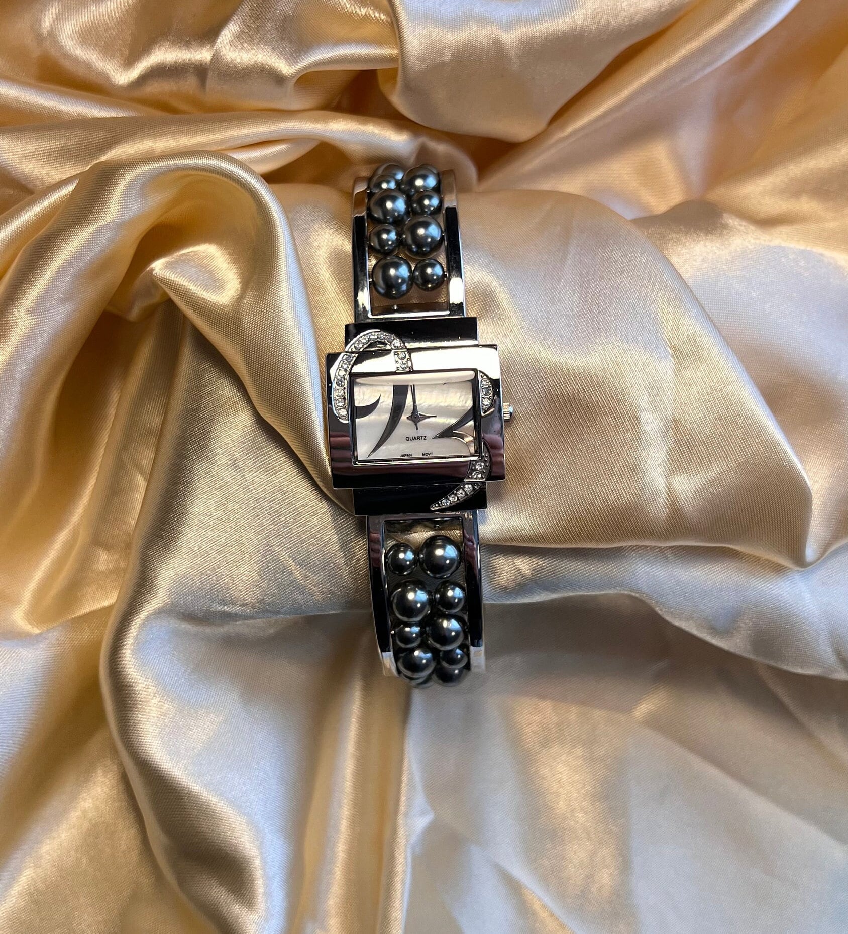 Vintage 90s Avon Womens Watch Pearl Accents and Crystal 93  display picture 2