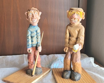 Paire de figurines sculptées en bois d'art folklorique vintage, sculptées à la main, peintes, ensemble de décoration folklorique américaine rustique