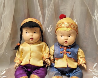 Antieke Aziatische jongens- en meisjespoppen: Japan uit de jaren 1950, zijden outfits, beweegbare ledematen
