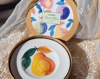 Crate & Barrel Vintage Fruit Plates Set Hand-Painted 8.5” Ceramic Dishes Green Rim 90s Kitchen Dinnerware Collectible With Wood Storage Box