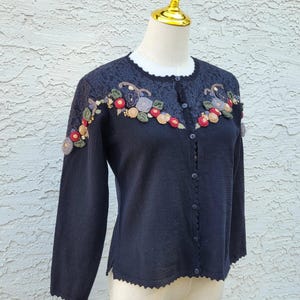 Suéteres vintage de los años 80 y 90 hechos a mano, 100 % lana, bordados con flores en 3D de encaje, suéter de punto elegante para mujer pequeña, cárdigan para mujer, talla XS