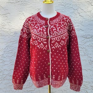 Vintage Norwegian Wool Cardigan - 1970s 1980s Nordic Knit Sweater - Chunky Fair Isle Folk Pattern - Scandinavian Winter Wool Jacket, M size