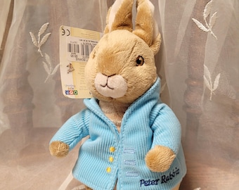 廃盤となったTYピーターラビットのぬいぐるみ、青いジャケットを着た