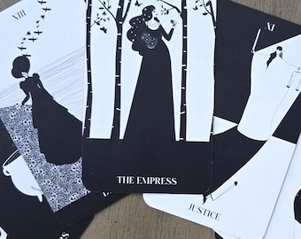 The Black Violet Tarot ~ 80 Schwarzweiß-Tarotkarten, Ästhetisches Tarot Deck, Monochromes Tarot, Gothic Tarot, Wicca Geschenk, Okkultes Tarot