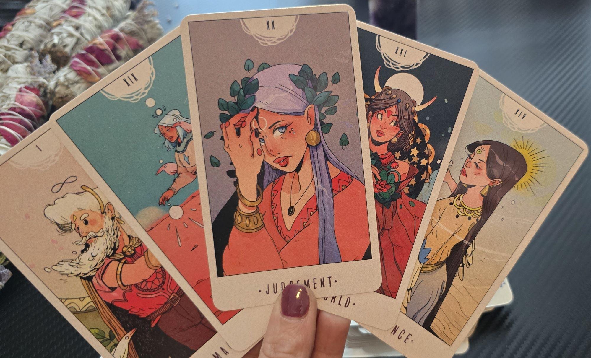 White Numen: A Sacred Animal Tarot[並行輸入品] White Numen Sacred Animal Tarot Deck \u2013 A Riffle In Time