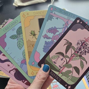Baralho de Tarô Botânico e Guia por Sow the Magic, Tarô da Natureza, Tarô de Ervas, Baralho de Tarô de Plantas, Cartas de Tarô com Flores Bonitas, Tarô Bonito