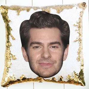 Andrew Garfield, Regalo de almohada de celebridades, Edición de Navidad, Regalo de actor, Regalo divertido, Regalo para ella/él, Regalo de almohada de lentejuelas, 15&quot; x 15&quot;