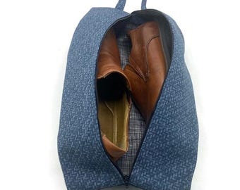Man Travel Shoe Bag| Handmade| Expandable|Sturdy fabric| Lined| for footwear storage| Travel Storage Bag| with handle and zipper