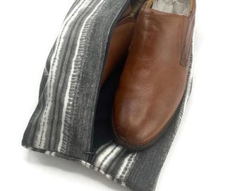 Travel Shoe Bag| Handmade| Man |Expandable| Man sizes 9-11 | Lined| for footwear storage| Travel Storage Bag| with handle and zipper
