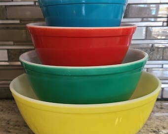 Pyrex Primary nesting bowls 1950s