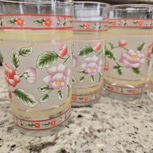 Beautiful Vintage juice glasses